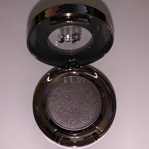 Urban Decay Eyeshadow in Mushroom